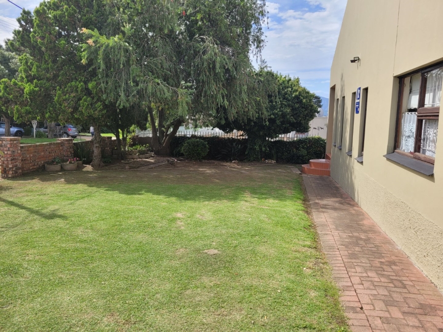 3 Bedroom Property for Sale in Pacaltsdorp Western Cape